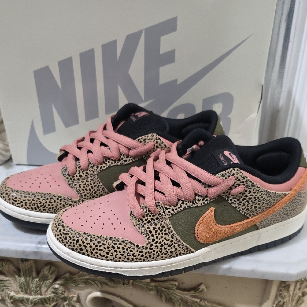 Nike Dunk Low Pro Arts And Rec Size 9.5M Used 1x